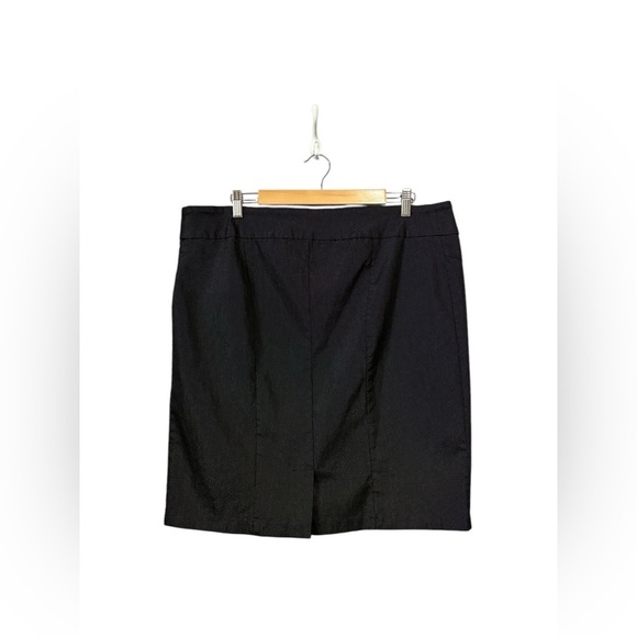 Reitmans, Plus Size Shimmering Black Skirt, 20W - Picture 6 of 7